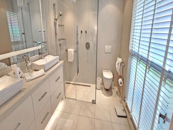 Four Bedroom Vacation Rental in Longboat Key Sleeps 7