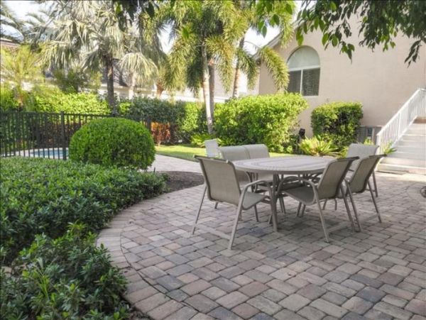 St Armands Circle Vacation Rental Home Sleeps 8