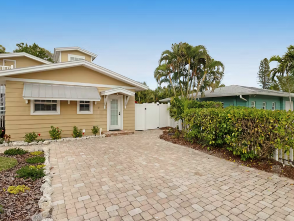 What An Amazing Anna Maria Island Vacation Home Available