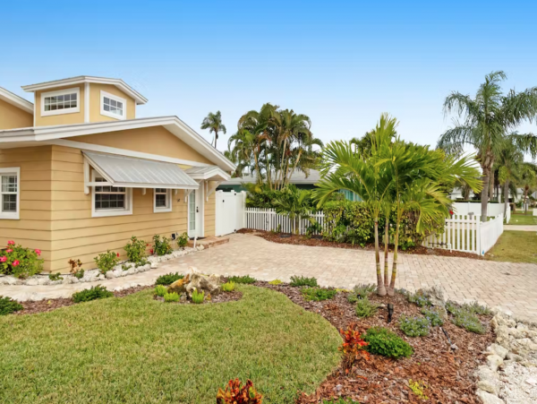 What An Amazing Anna Maria Island Vacation Home Available