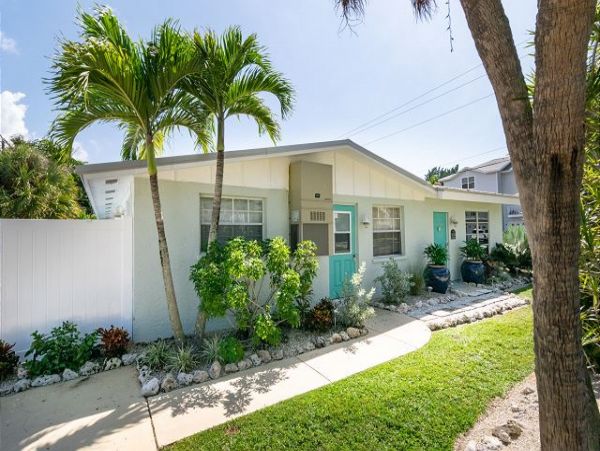 Walk to Beach Vacation Duplex on Holmes Beach PRIVATE Pool