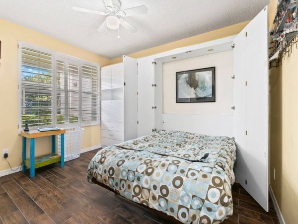 Two Bedroom Vacation Rental on Longboat Key Walk Beach