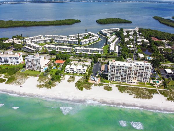 Two Bedroom Vacation Rental on Longboat Key Walk Beach