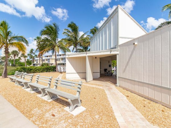 Two Bedroom Vacation Rental on Longboat Key Walk Beach