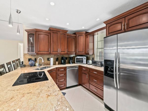 Two Bedroom Vacation Rental on Longboat Key Walk Beach