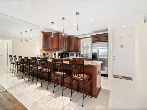 Two Bedroom Vacation Rental on Longboat Key Walk Beach