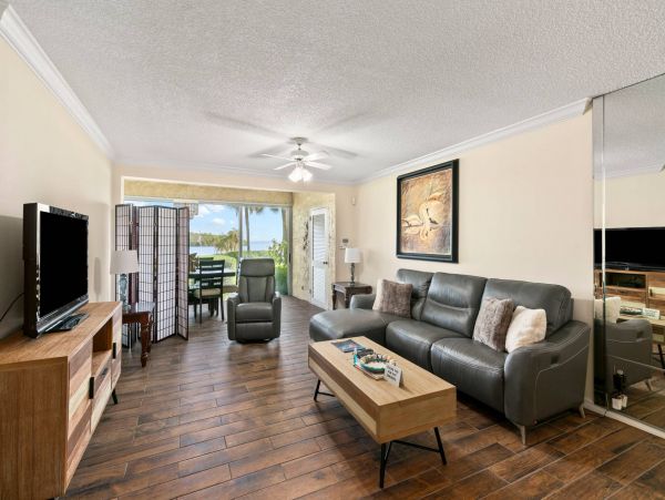 Two Bedroom Vacation Rental on Longboat Key Walk Beach