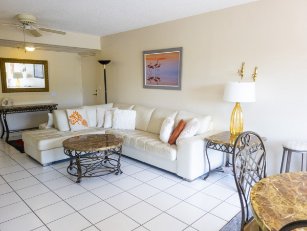 Spacious 2 Bedroom Condo in Lido Key