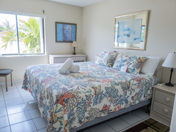 Spacious 2 Bedroom Condo in Lido Key