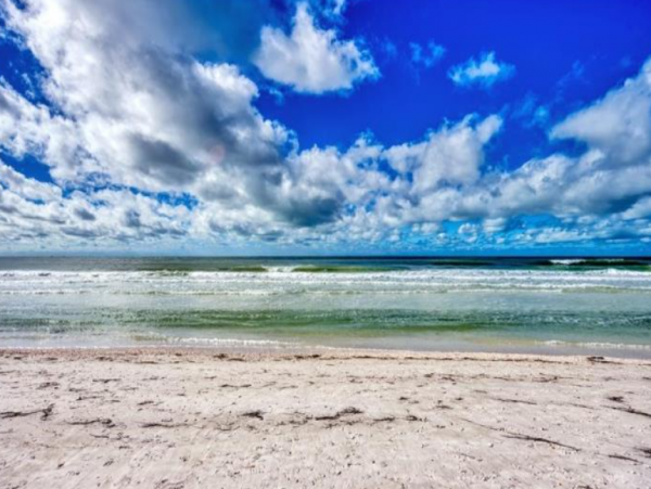 Spacious 2 Bedroom Condo in Lido Key