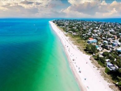 Holmes Beach Vacation Rental Home Three Bedrooms