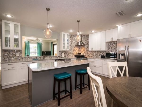 Great Four Bedroom Pool Home in Holmes Beach Sleeps Eight