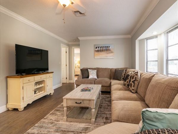 Great Four Bedroom Pool Home in Holmes Beach Sleeps Eight