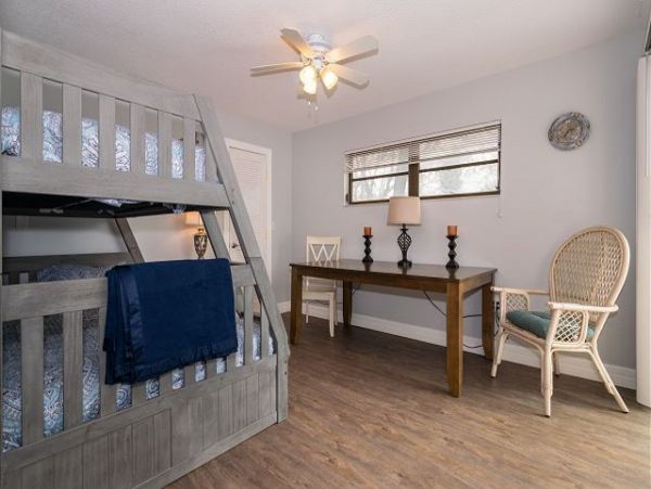 Great Four Bedroom Pool Home in Holmes Beach Sleeps Eight