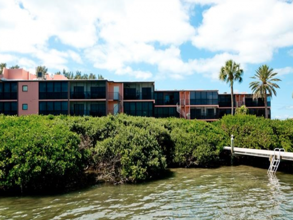 Bradenton Beach Two Bedroom Plus Den Rental 30 steps to GULF!!!!