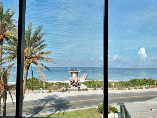Bradenton Beach Two Bedroom Plus Den Rental 30 steps to GULF!!!!