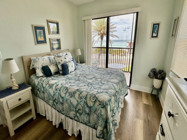 Bradenton Beach Two Bedroom Plus Den Rental 30 steps to GULF!!!!