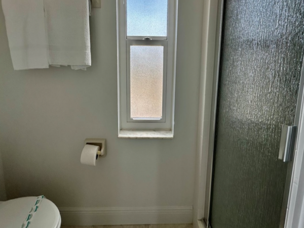 Bradenton Beach Two Bedroom Plus Den Rental 30 steps to GULF!!!!