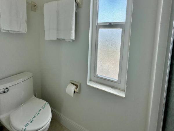 Bradenton Beach Two Bedroom Plus Den Rental 30 steps to GULF!!!!
