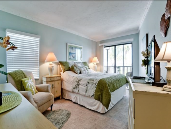 Bradenton Beach Two Bedroom Plus Den Rental 30 steps to GULF!!!!
