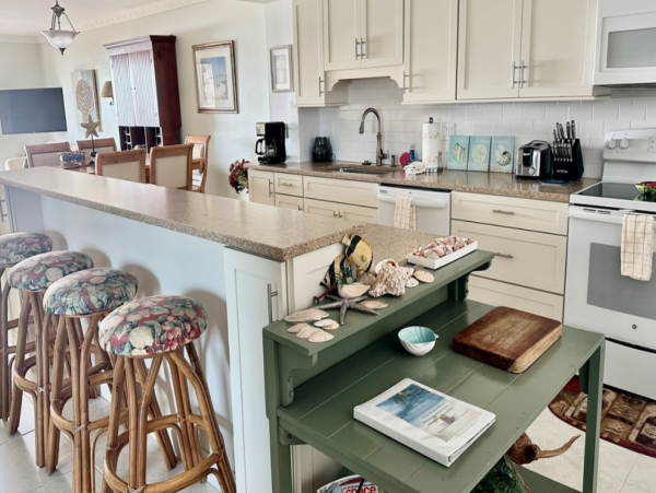 Bradenton Beach Two Bedroom Plus Den Rental 30 steps to GULF!!!!