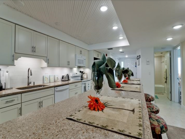 Bradenton Beach Two Bedroom Plus Den Rental 30 steps to GULF!!!!