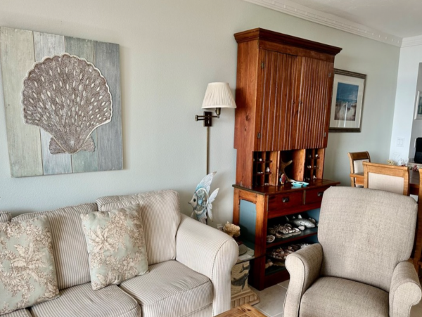 Bradenton Beach Two Bedroom Plus Den Rental 30 steps to GULF!!!!