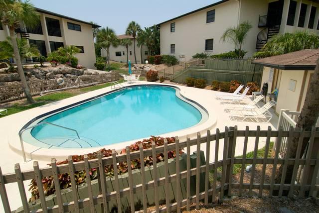 Community pool