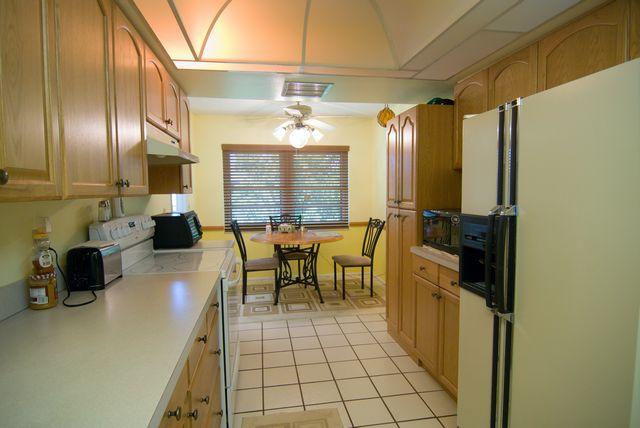 Open plan kitchen & dining area