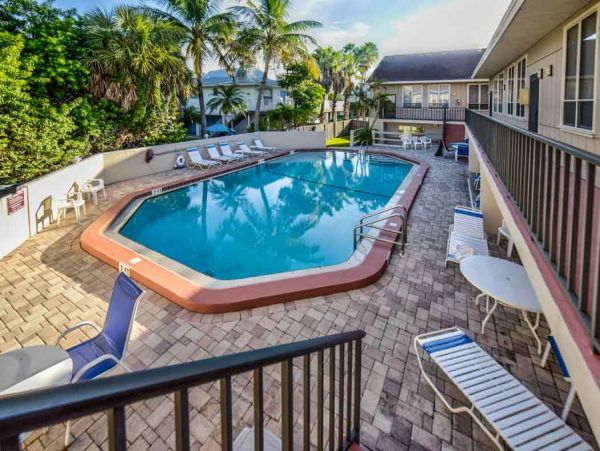 Vacation Condo in Holmes Beach - Walk to Beach 2 Bedrooms