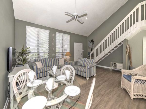 Vacation Condo in Holmes Beach - Walk to Beach 2 Bedrooms