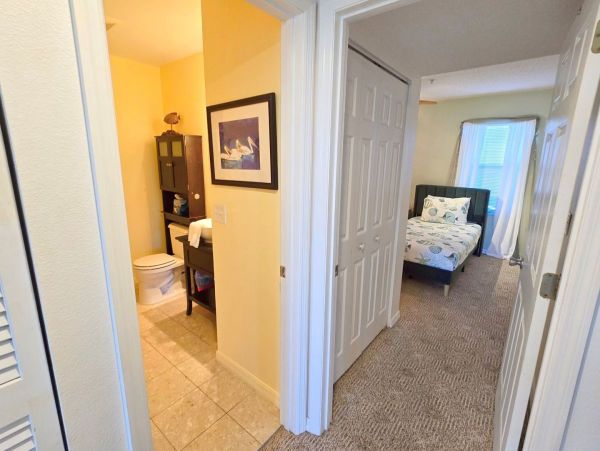 Holmes Beach 2 Bedroom Vacation Condo Walk to Beach