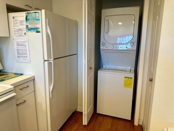Holmes Beach 2 Bedroom Vacation Condo Walk to Beach