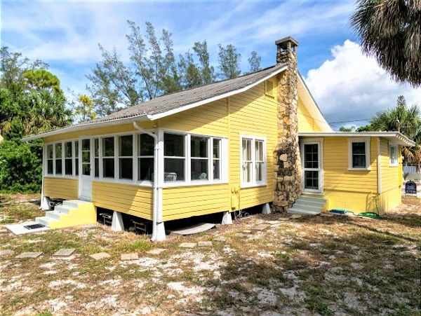Holmes Beach Cottage with Full Views of the Gulf of Mexico