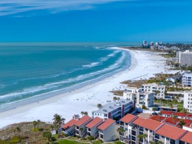Siesta Key Vacation Condo Two Bedrooms Sleeps Six