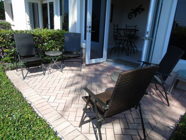 Siesta Key Vacation Condo Walk to Beach Two Bedroom