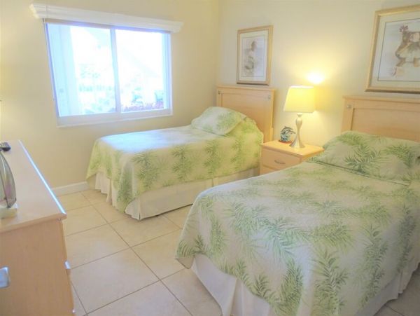 Siesta Key Vacation Condo Walk to Beach Two Bedroom