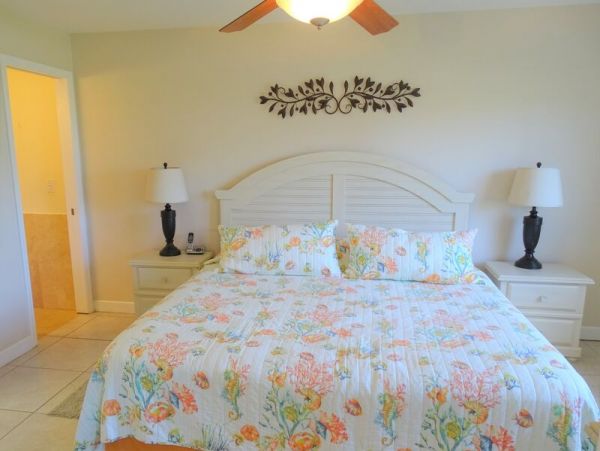 Siesta Key Vacation Condo Walk to Beach Two Bedroom