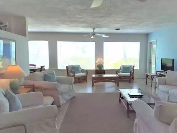 Three Bedroom Beachfront Vacation Home on Longboat Key