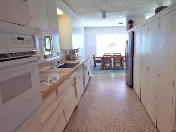 Three Bedroom Beachfront Vacation Home on Longboat Key