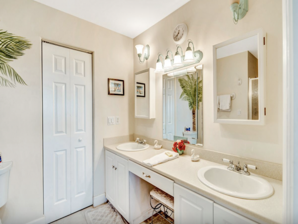 Anna Maria Island BEACHFRONT Three Bedroom Condo for Rent