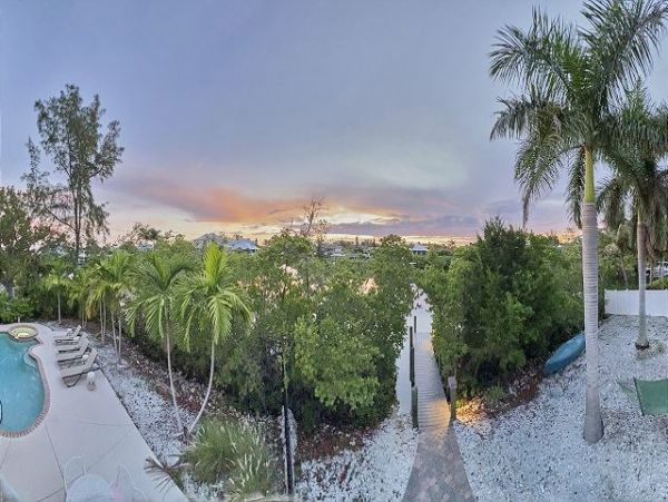 Located on the Much Coveted North End Of Anna Maria Island