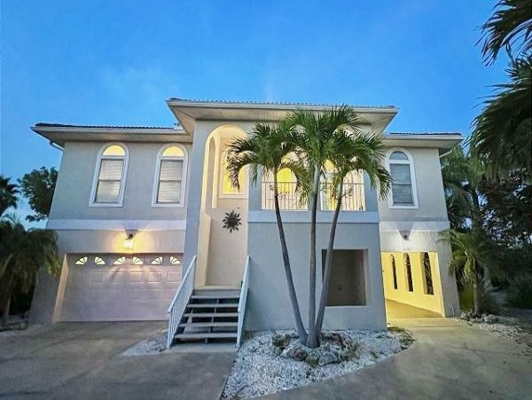 Located on the Much Coveted North End Of Anna Maria Island