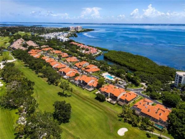 Harbour Oaks Luxury REntal with Bay Isles Beach Club access