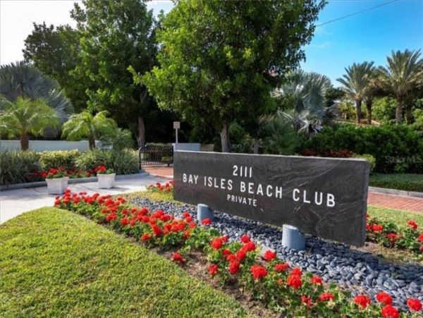 Harbour Oaks Luxury REntal with Bay Isles Beach Club access