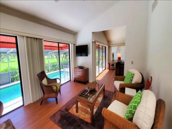 Harbour Oaks Luxury REntal with Bay Isles Beach Club access