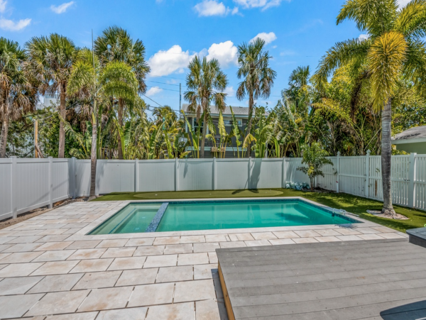 Beautiful 4 Bedroom Coastal Home with Pool in Anna Maria Island