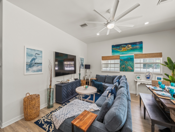 Beautiful 4 Bedroom Coastal Home with Pool in Anna Maria Island
