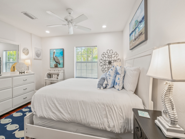 Beautiful 4 Bedroom Coastal Home with Pool in Anna Maria Island