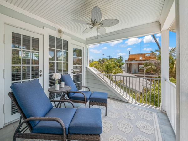 Beautiful 4 Bedroom Coastal Home with Pool in Anna Maria Island